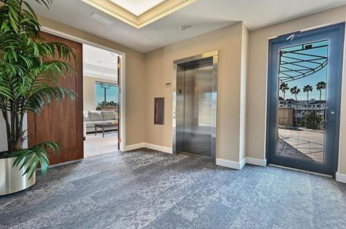 428 9th St, Naples FL  34102-6424 exterior