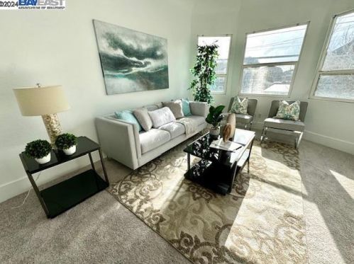 1638 12th St, Oakland, CA 94607-1404