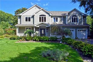 35 18th Ave, Hauppauge NY  11779-6203 exterior