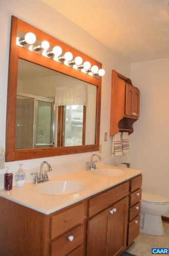 61 Ponderosa Ln, Bybee VA  22963-2405 exterior