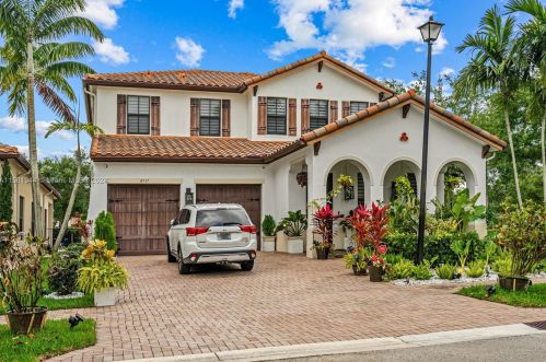 8537 39th Ct, Hollywood FL  33024-5045 exterior