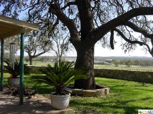 1668 Rocky Rd, Blanco, TX 78606-4327