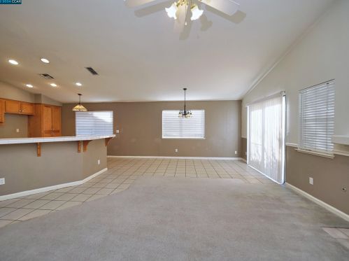 1062 Schadeck St, Manteca CA  95336-5956 exterior