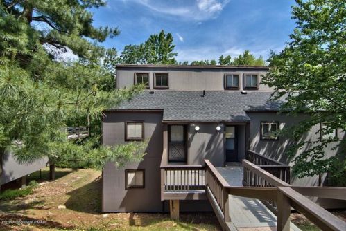24 Middle Village Way, Tannersville, PA 18372-7722