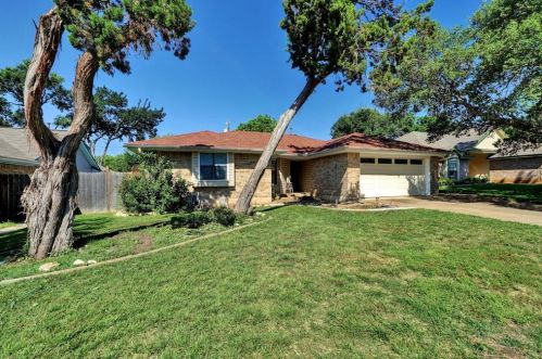 215 Pin Oak Dr, Georgetown TX  78628-8978 exterior