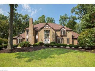 24306 Stonehedge Dr, Cleveland, OH 44145-4869