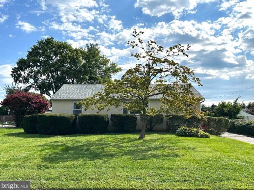 1022 Thrush Ln, Norristown, PA 19403-2220