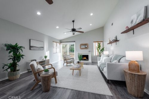 23128 Calvello Dr, Santa Clarita CA  91354-1360 exterior