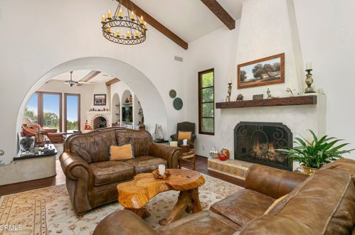 5320 Ivafern Ln, La Canada CA  91011-2811 exterior