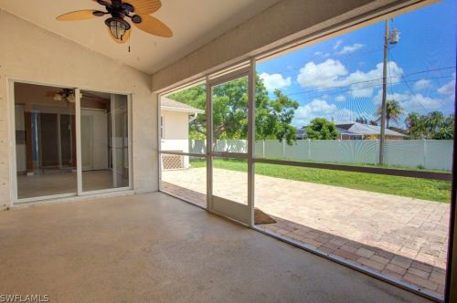 615 27th Ter, Cape Coral, FL 33904-2834
