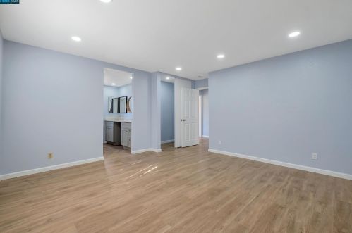 701 Begonia Dr, San Leandro CA  94578-3804 exterior