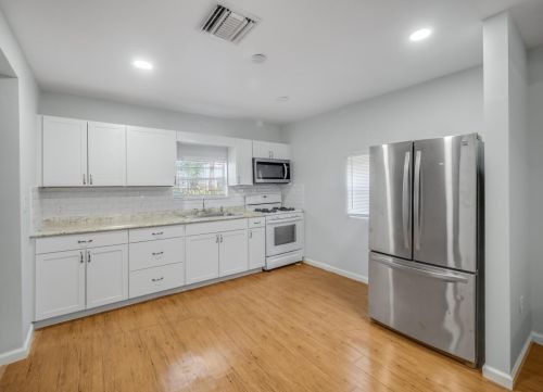 1015 10th St, West Palm Beach, FL 33401-3209