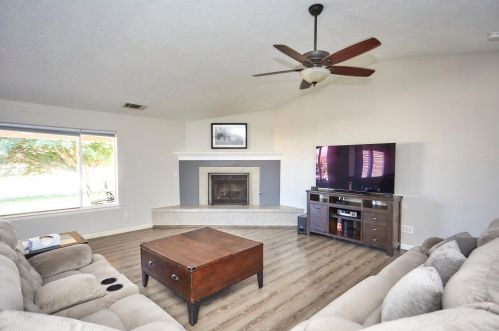 26709 Lakeview Dr, Helendale CA  92342-7806 exterior