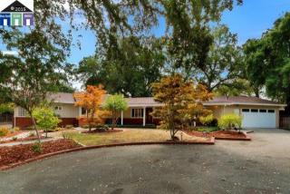 2 Woodside Ct, Danville, CA 94506-1139