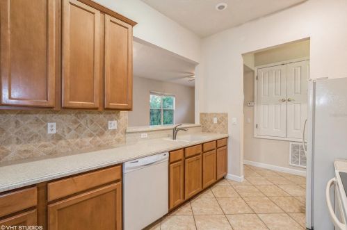 1427 Fairview Cir, Kissimmee FL 34747-6775 exterior