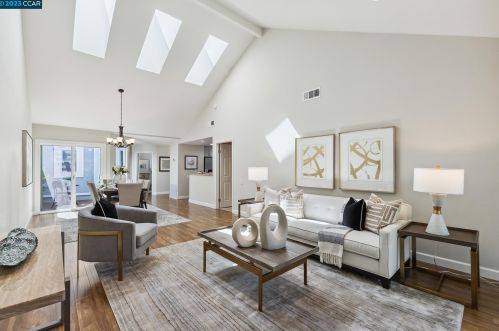 556 Silver Lake Dr, Danville, CA 94526-6226