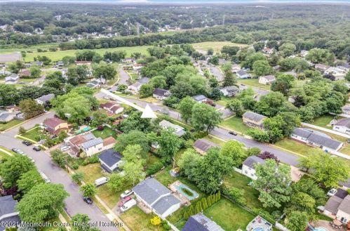 6 Vermont Ave, Jackson Twp NJ  08527-1522 exterior