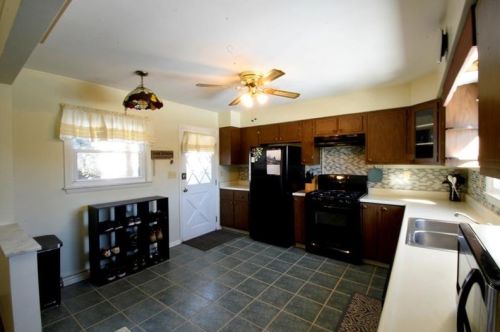 316 Oliver Ave, Bentleyville, PA 15314-1455