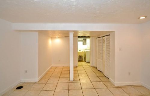 302 Sceneridge Rd, Mckeesport PA  15133-2222 exterior