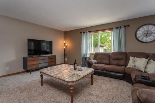 1213 Lark St, Alex MN 56308-2312 exterior