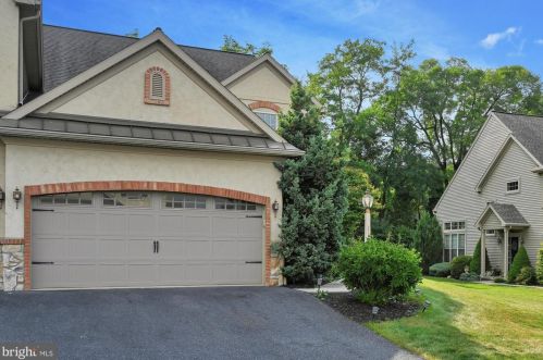 1134 Day Star Dr, Harrisburg, PA 17111-3741