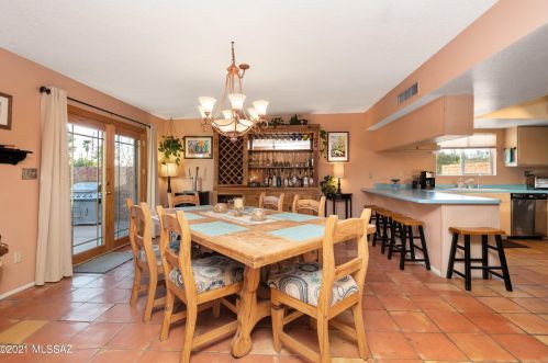 7552 Knollwood Cir, Tucson AZ 85750-2325 exterior