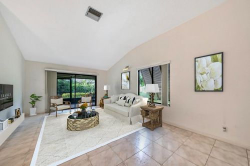 5041 Pine Dr, Boynton Beach, FL 33437-1333