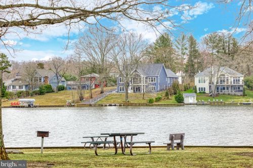 305 Harrison Cir, Locust Grove VA  22508-5256 exterior