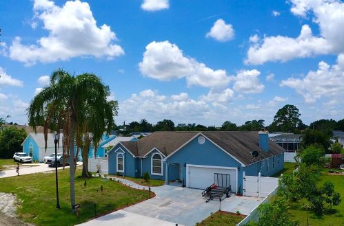 2062 Floresta Dr, Fort Pierce FL  34984-4706 exterior