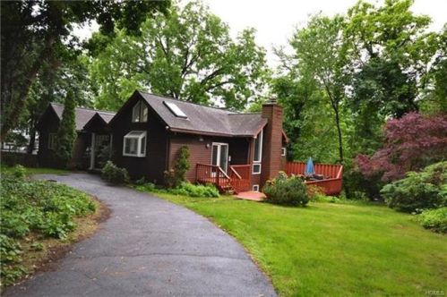 7 Woodland Rd, Mahopac, NY 10541-2155