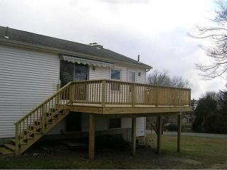 242 Sloop St, Jamestown RI  02835-2363 exterior