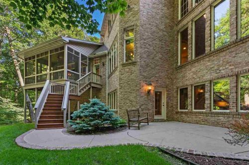 2051 Muirwood Ct, Green Bay, WI 54313-4544