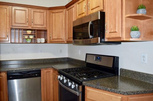 3950 Howley St, Pittsburgh PA 15224-1418 exterior