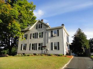 16 Stone St, Danbury, CT 06810-8034