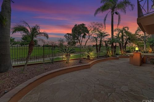 6471 Morningside Dr, Huntington Beach CA  92648-6106 exterior