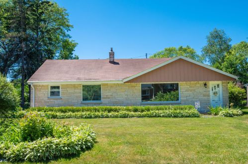 5691 Sievers Pl, Milwaukee, WI 53209-4541