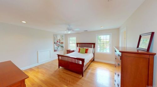 5 Amanda Ct, White Plains NY  10607-2418 exterior