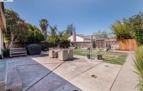1251 Westwood St, Hayward, CA 94544-3759