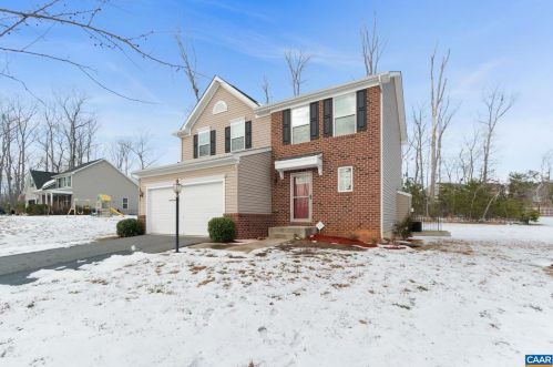 70 Rosalyn Way, Bybee, VA 22963-2096