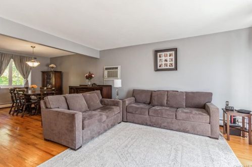 3 Cooper Dr, Crotonville, NY 10562-3907