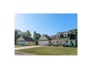 3027 Timberline Dr, Riverside, IA 52327-9239