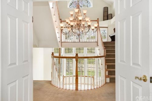 2 Winchester Dr, East Brunswick NJ  08816-3385 exterior