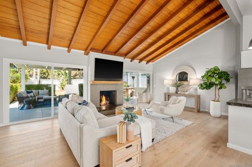 1190 Tourmaline St, San Diego CA  92109-1838 exterior