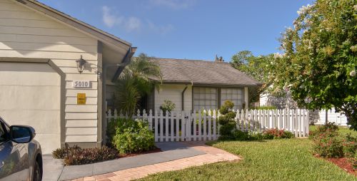 5010 El Claro Cir, West Palm Beach, FL 33415-2711
