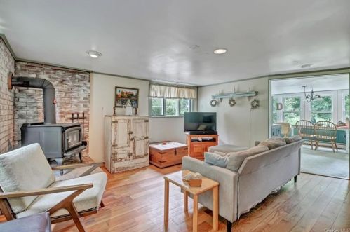 700 River Rd, Montgomery NY  12549-2153 exterior