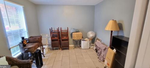 906 Gray St, New Castle, DE 19720-6036