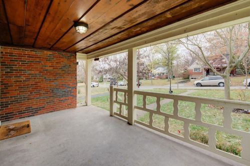 3062 Belden Cir, Cincinnati, OH 45211-6804