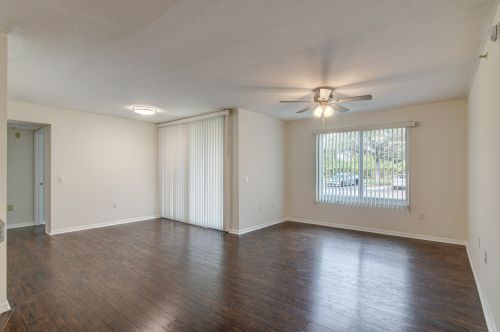 407 Villa Cir, Boynton Beach, FL 33435-8911