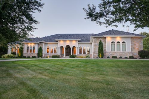 1410 Bristlecone Dr, Chenequa WI  53029-8653 exterior