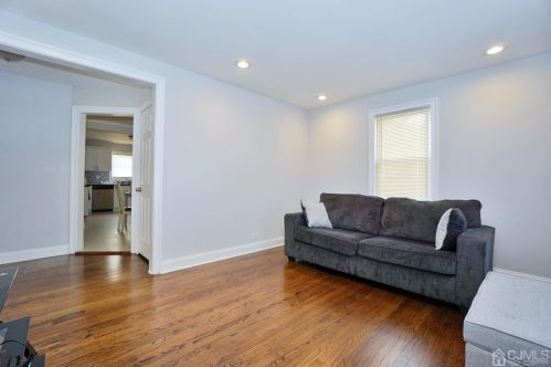 77 Hillside Ave, Woodbridge NJ  07095-3611 exterior